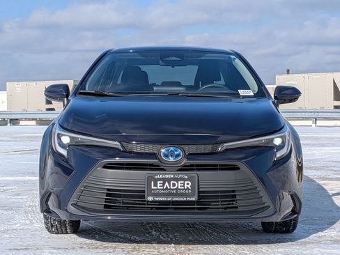 Used 2024 Toyota Corolla LE w/ LE Convenience Package image 2