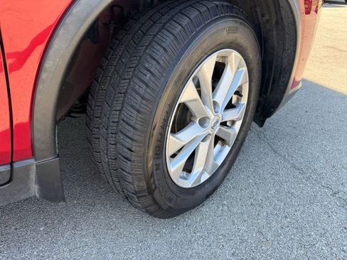 Used 2016 Nissan Rogue SV image 16