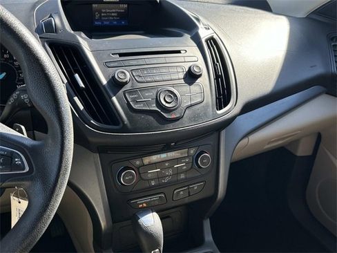 Used 2017 Ford Escape SE image 23