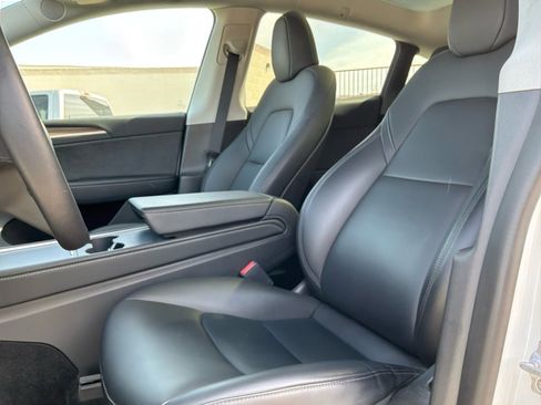 Used 2023 Tesla Model Y Long Range AWD/4WD image 18