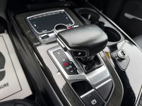 Used 2018 Audi Q7 3.0T Prestige w/ Prestige Package image 36