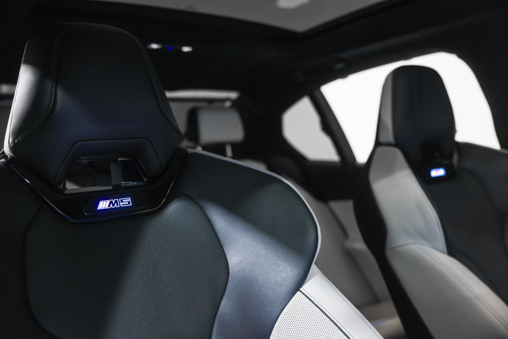 Used 2026 BMW M5 w/ Executive Package AWD/4WD image 29