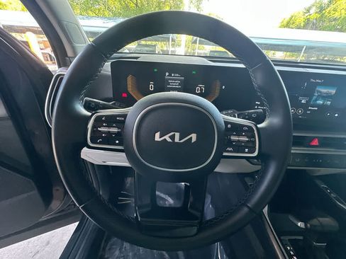 Used 2025 Kia Sorento S FWD image 15
