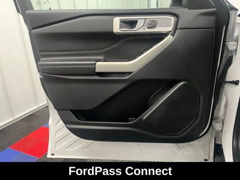 Used 2022 Ford Explorer Limited AWD/4WD image 13