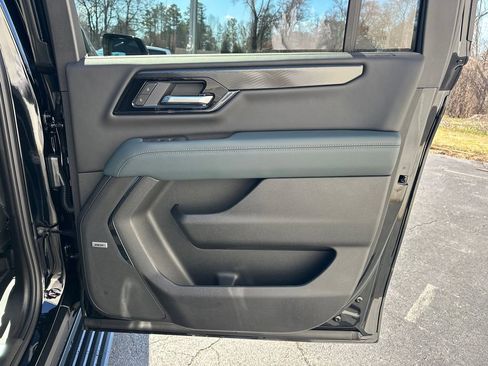 New 2026 GMC Yukon XL AT4 w/ AT4 Premium Package image 17