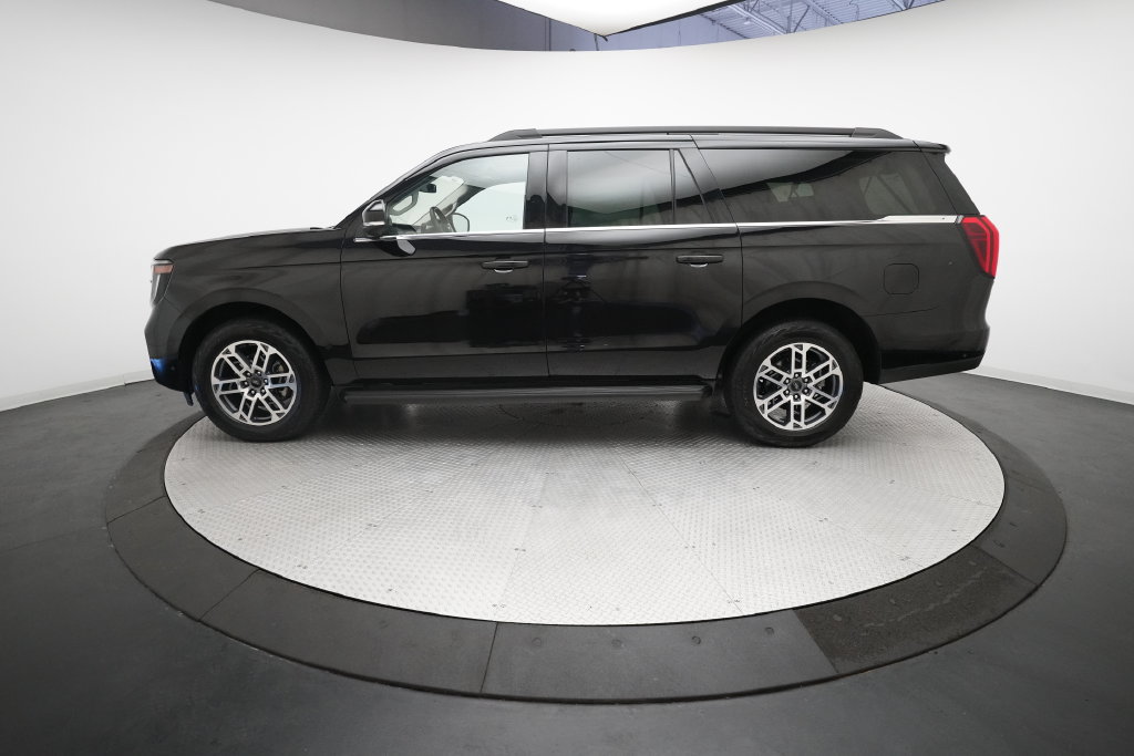 Used 2025 Ford Expedition Max Active AWD/4WD image 25