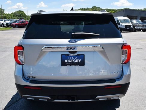 Used 2022 Ford Explorer XLT w/ Equipment Group 202A AWD/4WD image 26