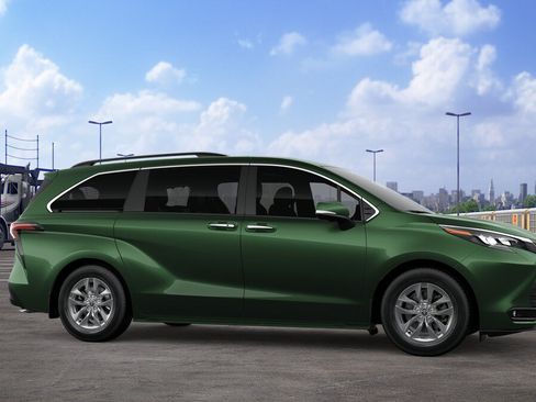 New 2026 Toyota Sienna XLE FWD image 12
