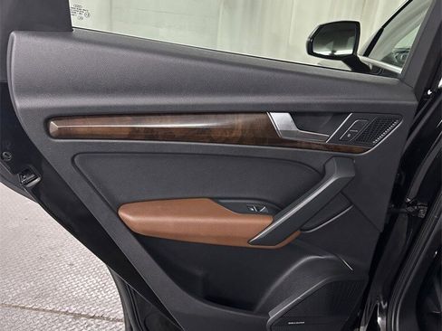 Used 2018 Audi Q5 2.0T Premium Plus w/ Premium Plus Package image 25