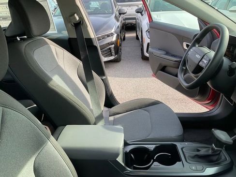 New 2025 Kia K4 LXS image 50