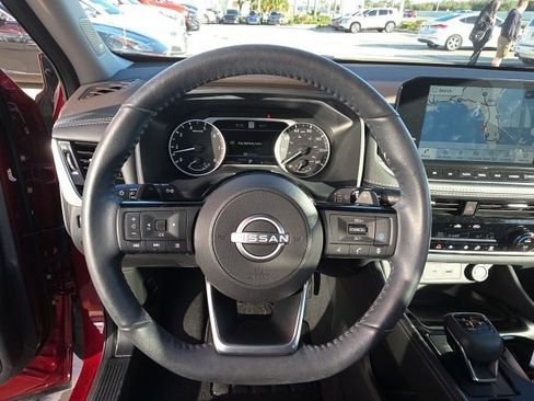 Used 2023 Nissan Rogue SL w/ SL Premium Package image 17