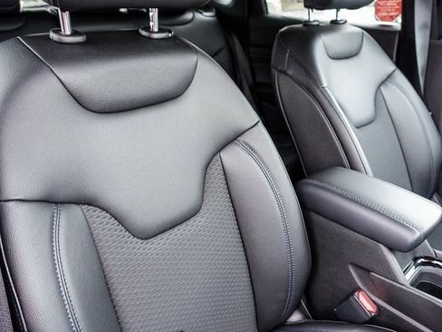 New 2026 Jeep Compass Latitude AWD/4WD image 8