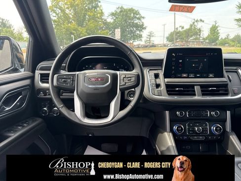 Used 2024 GMC Yukon XL SLT AWD/4WD image 17