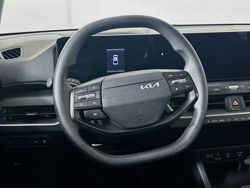 Used 2025 Kia K4 LXS image 18