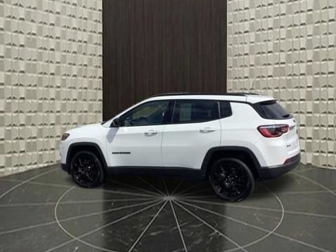 Certified 2025 Jeep Compass Latitude w/ Convenience Group AWD/4WD image 8