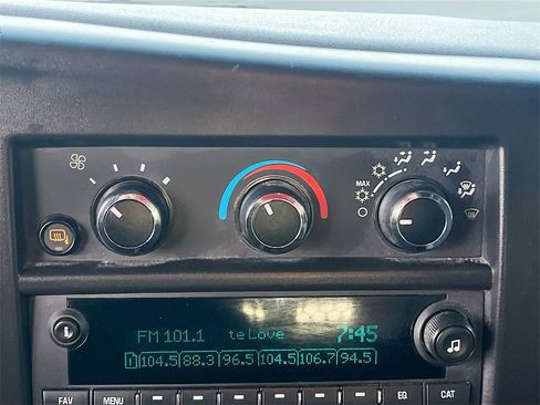 Used 2024 GMC Savana 2500 w/ Driver Convenience Package image 15