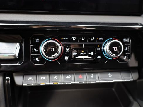 New 2026 GMC Sierra 1500 AT4 w/ AT4 Premium Package AWD/4WD image 16