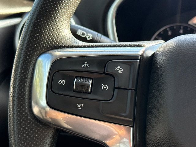 Used 2025 Chevrolet Blazer LT w/ LPO, Black Grille Bar Package FWD image 28