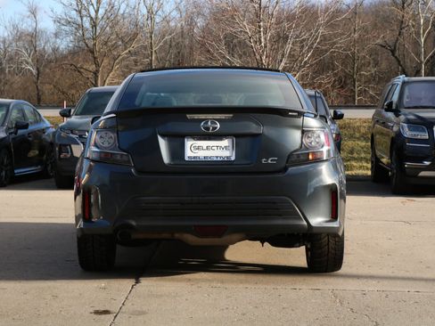Used 2014 Scion tC image 9