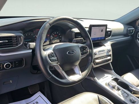 Used 2023 Ford Explorer XLT w/ Equipment Group 202A AWD/4WD image 24