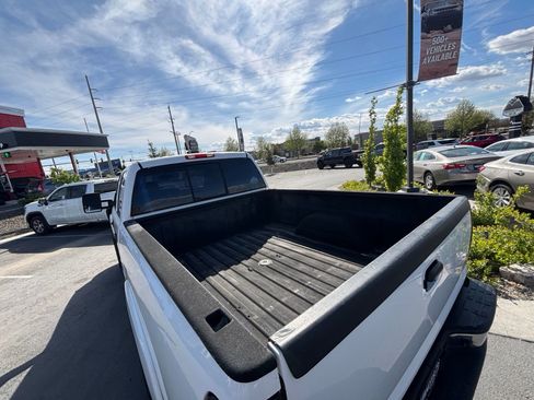 Used 2004 GMC Sierra 2500 SLE w/ Heavy-Duty Power Package AWD/4WD image 9