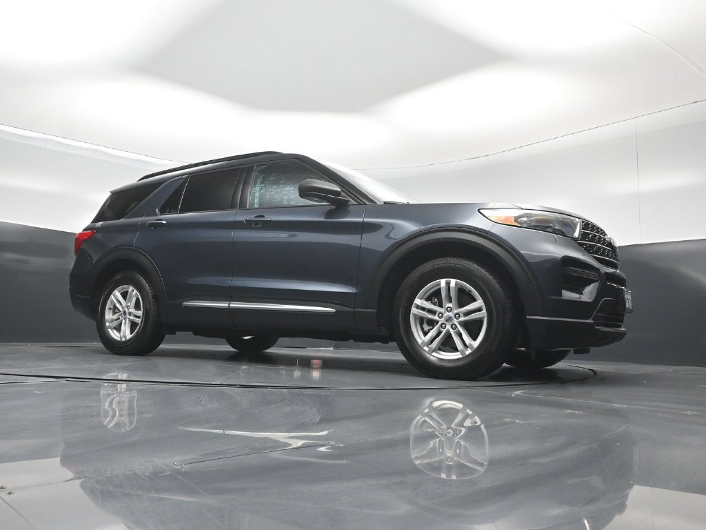 Used 2023 Ford Explorer XLT RWD image 3