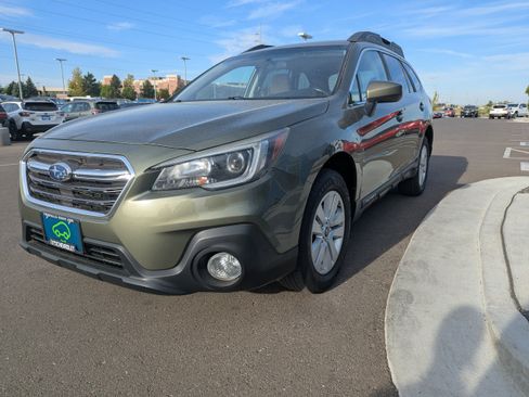 Used 2018 Subaru Outback 2.5i Premium AWD/4WD image 7