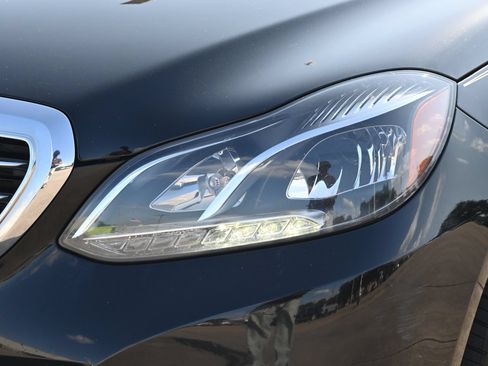 Used 2014 Mercedes-Benz E 350 Sedan image 28