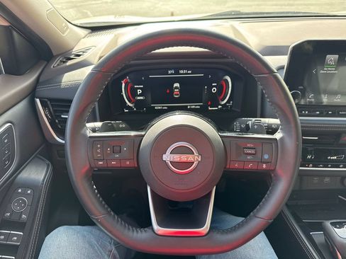 Used 2023 Nissan Rogue Platinum AWD/4WD image 26