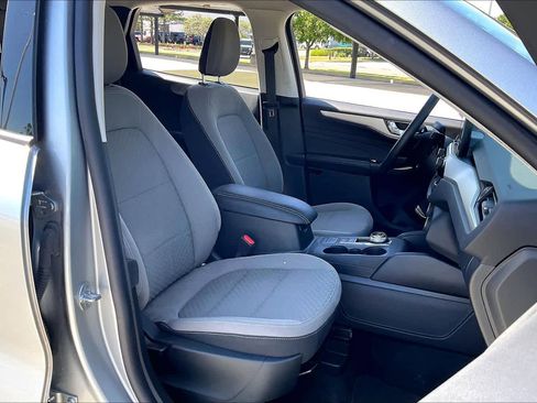 Used 2021 Ford Escape SE w/ Convenience Package FWD image 9