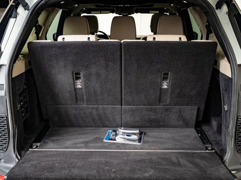 Used 2019 Land Rover Discovery HSE image 20