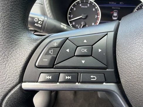 Used 2025 Nissan Sentra SV FWD image 25
