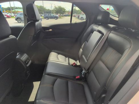 Used 2024 Chevrolet Equinox Premier FWD image 34