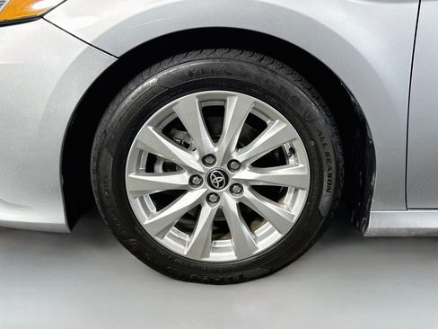 Used 2020 Toyota Camry LE FWD image 37