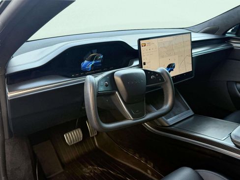 Used 2021 Tesla Model S Plaid image 10