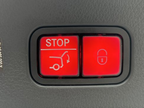 Certified 2025 Mercedes-Benz GLC 300 4MATIC image 13
