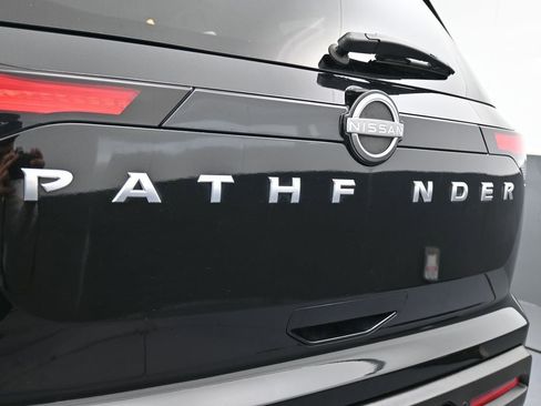 Used 2025 Nissan Pathfinder SV image 35