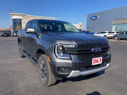 Used 2025 Ford Ranger Lariat w/ FX4 Off-Road Package image 2
