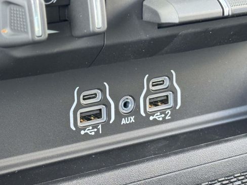 New 2026 RAM 1500 Laramie w/ Laramie Preferred Package AWD/4WD image 7