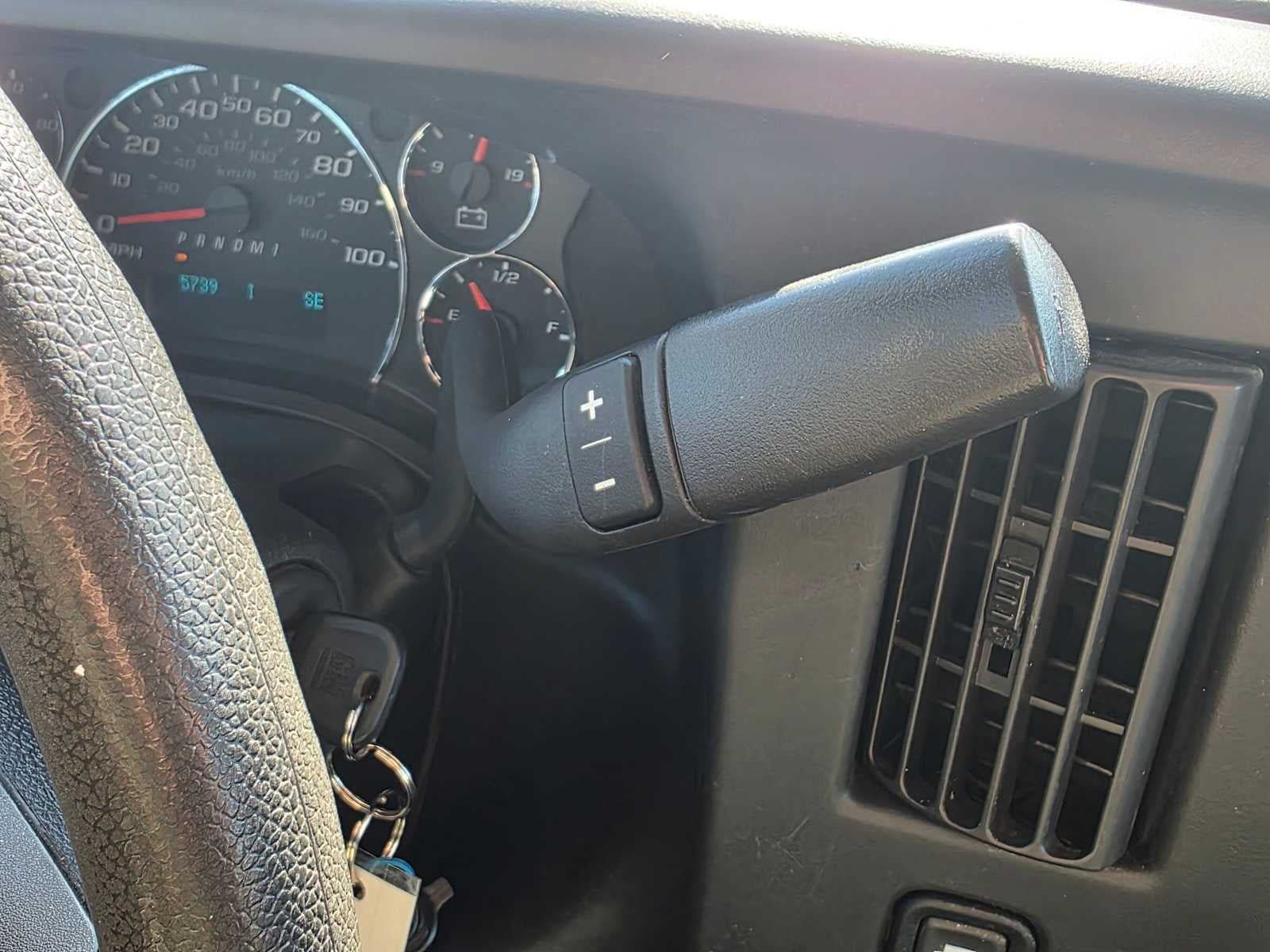 Used 2017 Chevrolet Express 3500 Extended RWD image 30