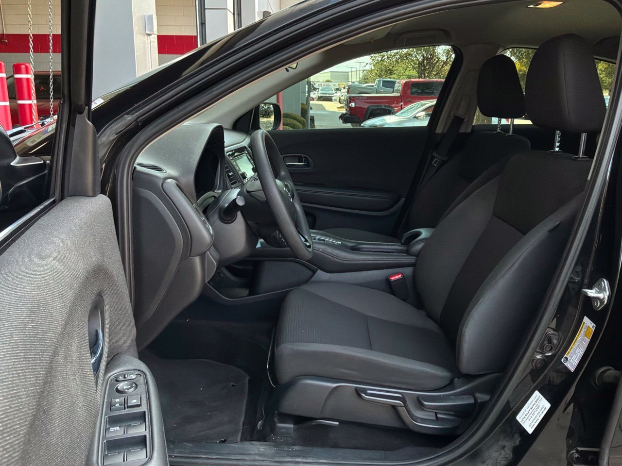 Used 2021 Honda HR-V LX image 7