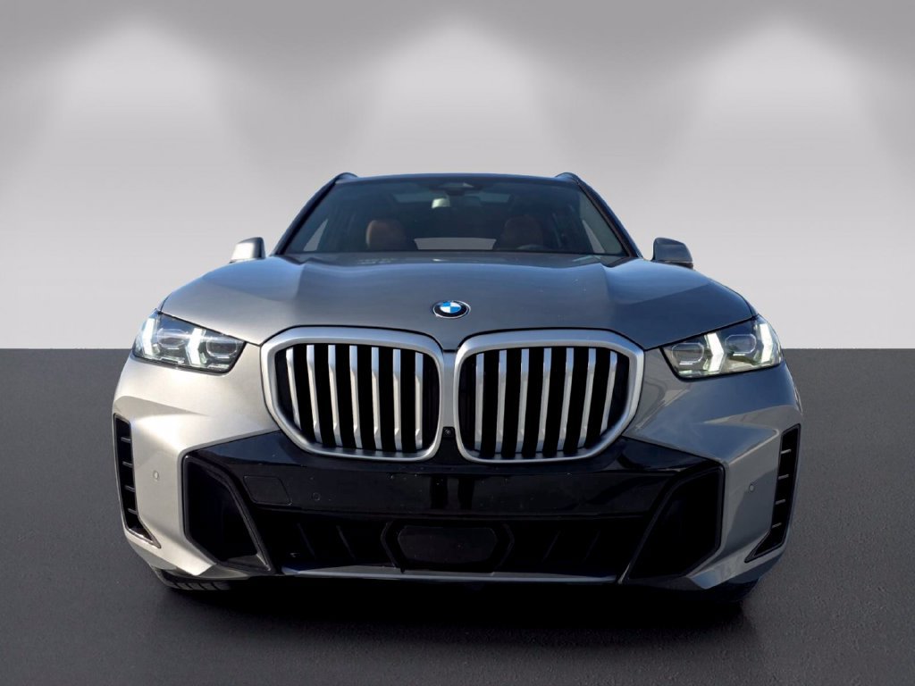 Certified 2025 BMW X5 xDrive40i w/ Executive Package AWD/4WD image 2