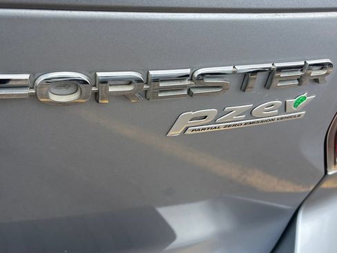 Used 2015 Subaru Forester 2.5i Limited AWD/4WD image 24