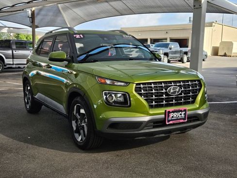Used 2021 Hyundai Venue SEL FWD image 3