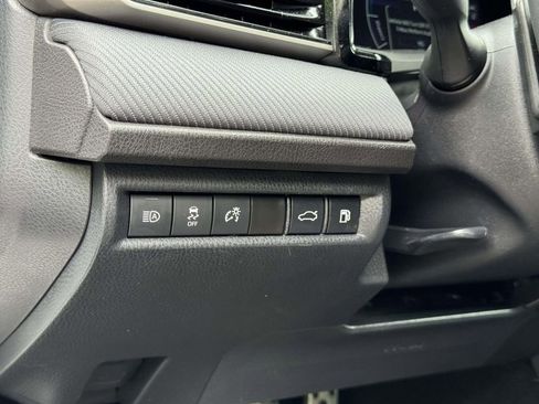 Used 2025 Toyota Camry SE FWD image 10
