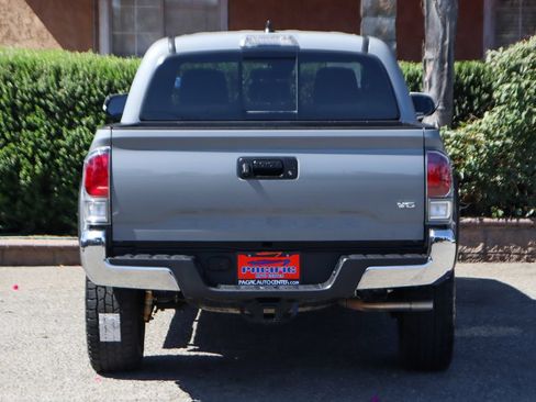 Used 2020 Toyota Tacoma TRD Off-Road AWD/4WD image 7