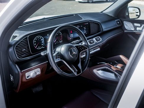 Used 2024 Mercedes-Benz GLE 350 4MATIC image 11