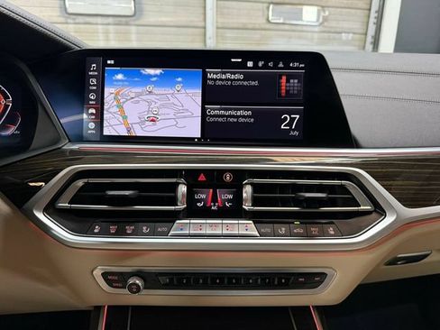 Used 2021 BMW X7 xDrive40i w/ Premium Package AWD/4WD image 12