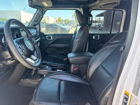 Used 2023 Jeep Wrangler Unlimited Sahara w/ Cold Weather Group AWD/4WD image 9