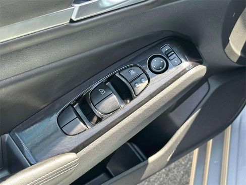 Certified 2023 Nissan Altima 2.5 SV image 17